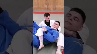 Okuri eri jime judo [upl. by Adnohsat]