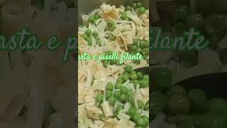 Pasta e piselli filante ricetta nei commenti [upl. by Eelsew81]