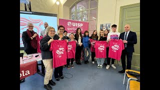 Le maglie della Corsa Rosa 2024 consegnate agli studenti dellAnguissola che hanno ideato il logo [upl. by Berliner]