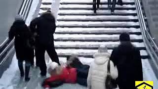 ESCALIERS  VERGLAS  STAIRS  ICE  RIRE 1 COUP [upl. by Carrissa]