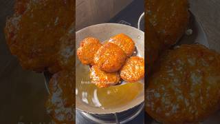 Chai ke sath pasand hai ya chutney ke sath  shorts bristihomekitchen pakoda [upl. by Maegan]