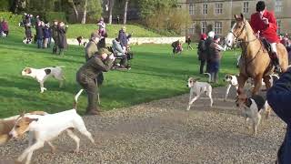 The Cottesmore Hunt sets off on Boxing Day Hunt 2023 [upl. by Naujad]