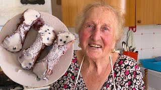 93 year old Clara makes the best crunchy creamy cannoli by hand [upl. by Noteloc]