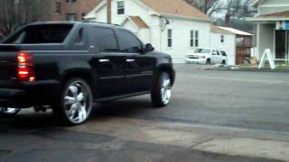 08 Chevy Avalanche on 28s drive away [upl. by Ardyce]