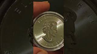 2018 1OZ Canadian Maple leaf silver silvercoins [upl. by Idorb199]