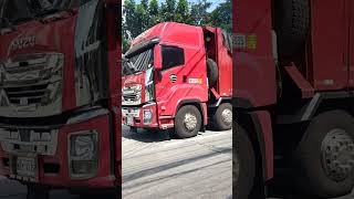 New Isuzu Red Dumptruck spotted in Calumpit Bulacan l loaded l PapaJohnyA [upl. by Ursulette]