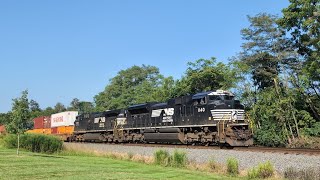 Norfolk Southern Reading line action in Alburtis and Blandon PA [upl. by Bernardo617]