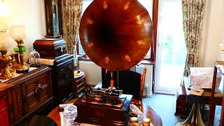 An Edison Idelia Phonograph [upl. by George]