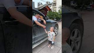 The Cute Baby Found The Money And Returned It To The Owner funny fatherhoodmomentscutebabiesbaby [upl. by Trub]