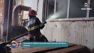 Incendiu la o fabrică de prelucrarea lemnului din Bucov  Prahova [upl. by Eiwoh]