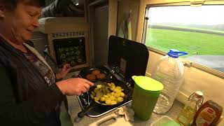 Unser Bimobil LBX 365  Kochen und Essen im Bimobil [upl. by Islehc]