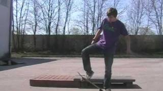 Jak zrobić kickflipa How to do kickflip Tutorial PL by Michał Bystrzejewski [upl. by Sixel450]