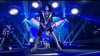 KISS  Tommy Thayer Love Gun Solo Krakow Poland [upl. by Aleyak]