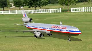 American Airlines DC10 Luxury Liner y una gran pista RC [upl. by Olifoet]