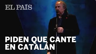 SERRAT interrumpe un concierto cuando le piden que cante el CATALÁN [upl. by Hnahk]