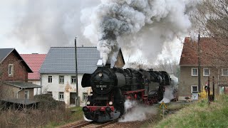 Schwerer Zementzug mit zwei Dampfloks  52 8029  52 8047 auf den Steigungen rund um Nossen [upl. by Otis863]