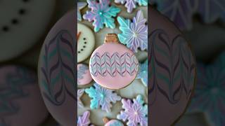 Ornament Round ✌🏼✨🎄 enlightenedbakery royalicing sugarcookies christmascookies [upl. by Orest]