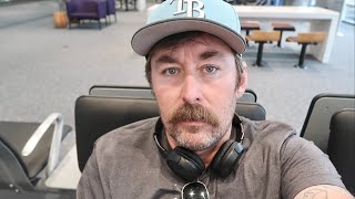 My Stressful United Airlines Flight Experience  Burbank To Milwaukee Long Delays amp Airplane Issues [upl. by Aynek]