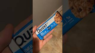 Quest Oatmeal Chocolate Chip Bar REVIEW 🥣 🍫 😋 [upl. by Ecinereb441]