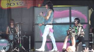 Falling In Reverse  Im Not A Vampire LIVE HQ Warped 2012 [upl. by Whitelaw]