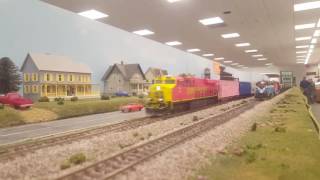 Iowa Interstate 516 HO scale running at the train club [upl. by Heman]