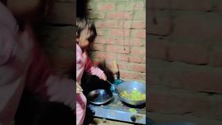 Cute sa baby 🐥🍼🐥viral videokhana banate hue [upl. by Akehsar]