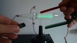 Cathode ray tube magnetic deflection by horseshoe magnet [upl. by Elumas]