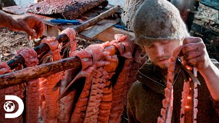 Esfuerzos se concentran en la reserva de salmones  100 Días a lo salvaje  Discovery Latinoamérica [upl. by Yanehs]