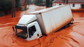 Chaos in Europe  Inundatii Chisinau  Moldova hit by flash floods after Heavy rain storm [upl. by Gertrude910]