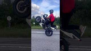 WHEELIE  SUZUKI GSXR 600 MIAMI STREETS [upl. by Muldon671]