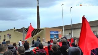 A Bagnoli i cittadini protestano contro lo SbloccaItalia [upl. by Brook25]