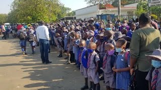 Kombi driver kidnaps 22 ECD pupils from David Livingstone Primary School Harare [upl. by Nodgnal656]