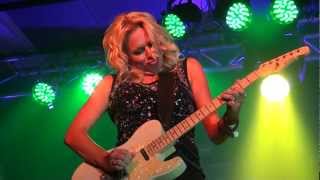 Beccy Cole amp Carole Sturtzel  Singer Sees It All [upl. by Hsoj47]