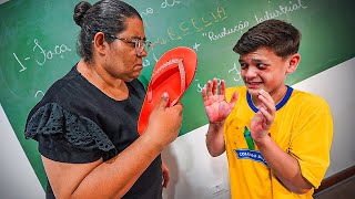 TODOS OS ALUNOS ESTÃO COM MEDO DA NOVA PROFESSORA [upl. by Odelia470]