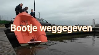 We hebben Jurian blij gemaakt met het zeilbootje [upl. by Skutchan626]