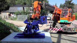 Betonplaten plaatsen met de roterende vacuum lifter van Van Harten Machinebouw [upl. by Drageruaeb21]