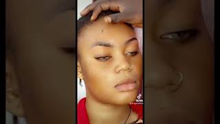 Comment plaquer les sourcils adjiamakeup [upl. by Eniamert]