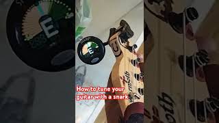 How to tune your guitar with a snark [upl. by Ecnarwal]