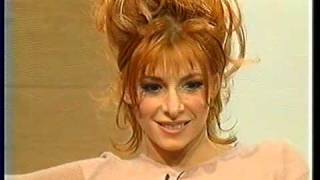 Mylène Farmer Interview Déjà le retour France 2 17 décembre 1995 Part 1 [upl. by Oni]