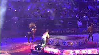 SE CAE ANGELA AGUILAR COMO LA FLOR JARIPEO SIN FRONTERAS 11 Nov 2022 en LA ARENA MTY [upl. by Nalhsa]