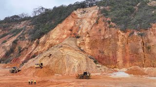 Landslide that closed beach access to Double Island Point to Rainbow Beach [upl. by Ornstead]