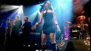 Beverley Knight  Aint That A Lot of Love  Jools 110507 [upl. by Etterb]