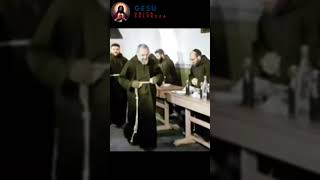 L’umiltà di Padre Pio davanti ai suoi Confratelli rare immagini a colori padrepio sanpio [upl. by Gallagher]