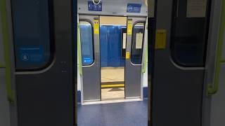 Metro Alstom Comeng doors closing [upl. by Ravid]