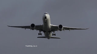 Boeing 787 VS Airbus A350 incredible wing flex head on view takeoff [upl. by Bohlen]