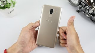 Đây là Samsung Galaxy J8 [upl. by Idnod664]