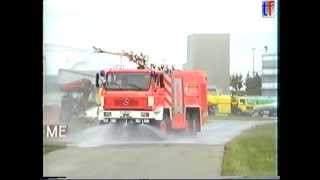 STUTTGART AIRPORT FD  FLUGHAFENFEUERWEHR STUTTGART Crash Tender 1993 3 [upl. by Ledba]