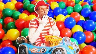 Video für Kinder Der Lustige Clown und seine tollen Spielsachen Spielzeugautos [upl. by Cunningham147]