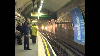 London Underground Northern Line 1995 Tube Stock arriving into Goodge Street 18th February 2013 [upl. by Valma]