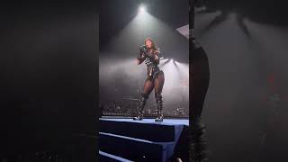 Nathy Peluso cantando Legendario en el Movistar Arena  Grasa Tour 2024 [upl. by Calore]